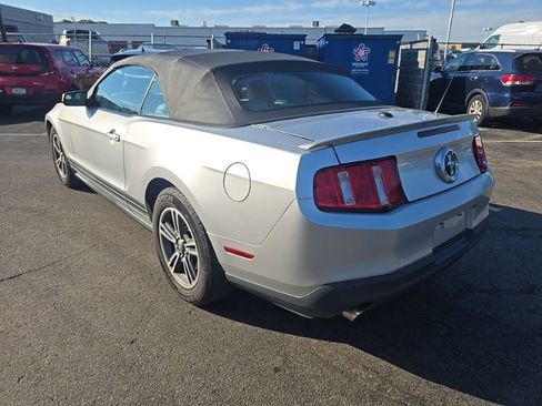 Used 2011 Ford Mustang Premium w/ 201A Rapid Spec Order Code RWD image 5