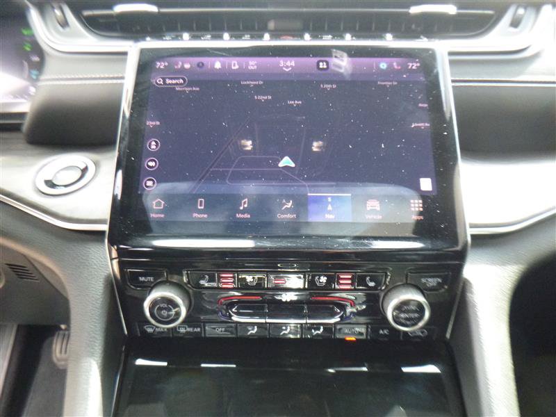 Used 2023 Jeep Grand Cherokee Overland w/ Advanced Protech Group III AWD/4WD image 13