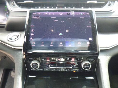 Used 2023 Jeep Grand Cherokee Overland w/ Advanced Protech Group III AWD/4WD image 13