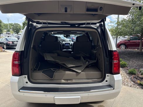 Used 2020 Chevrolet Tahoe Premier w/ Premier 6.2L Value Package image 32