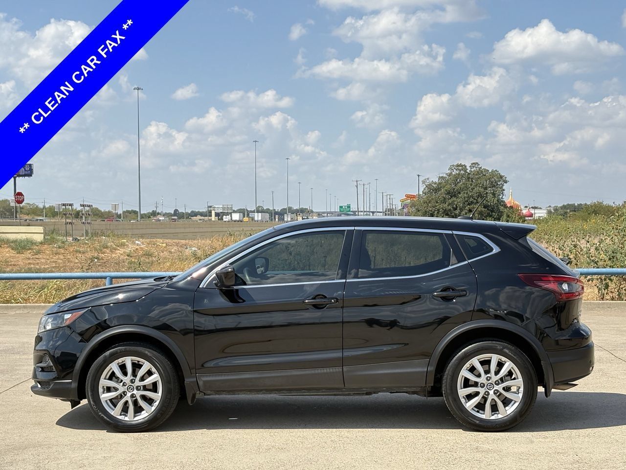 Used 2021 Nissan Rogue Sport S FWD image 3