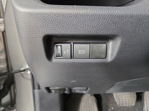 Used 2025 Toyota RAV4 XLE image 27