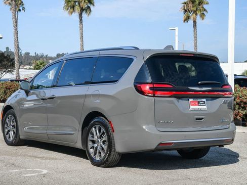 Used 2022 Chrysler Pacifica Pinnacle FWD image 7