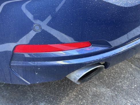 Used 2023 BMW 330e xDrive w/ Premium Package image 8