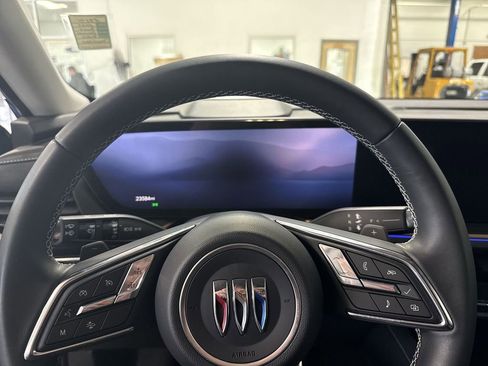 Certified 2025 Buick Envision Sport Touring image 17