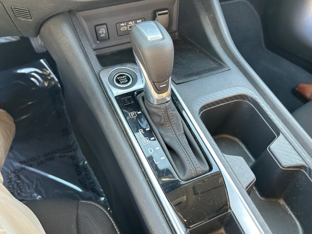 Used 2025 Nissan Sentra SV FWD image 30