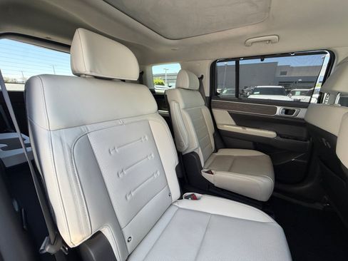 Used 2024 Hyundai Santa Fe Calligraphy FWD image 18