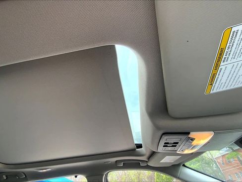 Used 2022 Nissan Rogue Platinum w/ Head-Up Display Package image 14