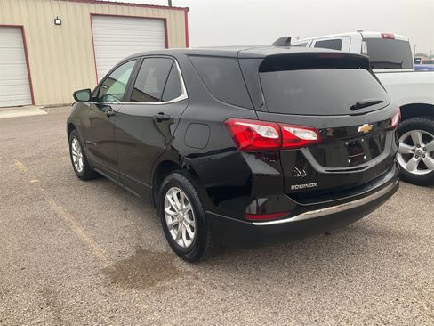 Used 2021 Chevrolet Equinox LT FWD image 2