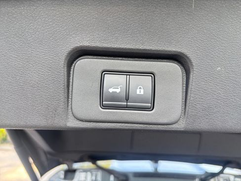 Used 2026 Nissan Rogue SL FWD image 20