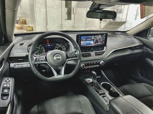 Used 2024 Nissan Altima 2.5 SV w/ SV Premium Package image 19