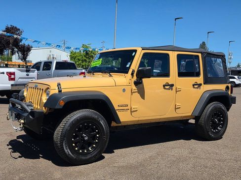 Used 2013 Jeep Wrangler Unlimited Sport w/ Connectivity Group AWD/4WD image 1