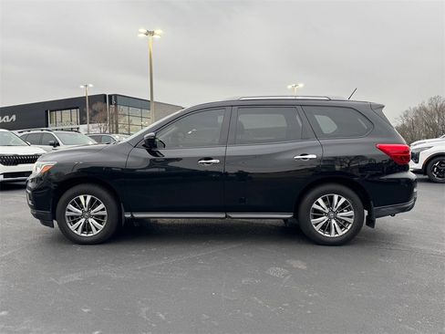Used 2018 Nissan Pathfinder SV image 6