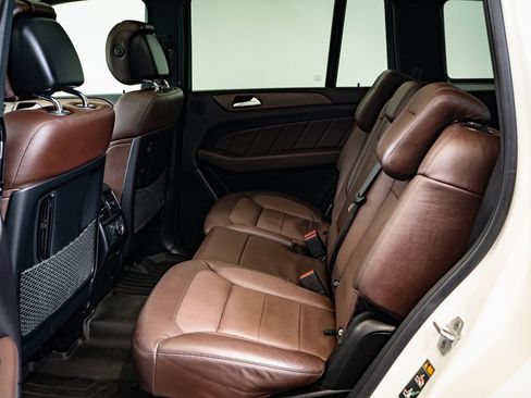 Used 2016 Mercedes-Benz GL 450 4MATIC image 34