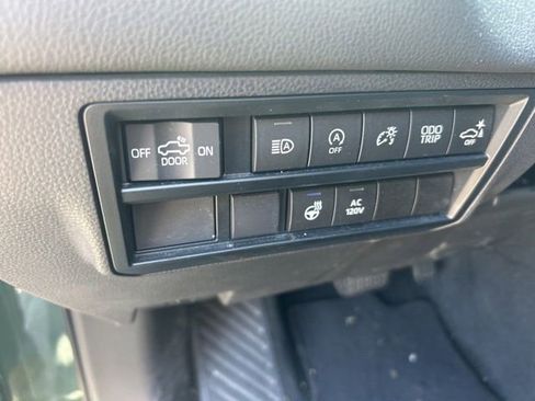 Used 2023 Toyota Tundra Limited AWD/4WD image 24