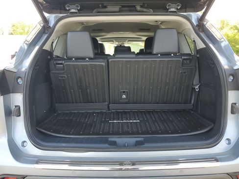 Used 2022 Toyota Highlander Limited AWD/4WD image 8