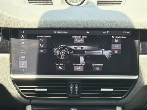 Used 2020 Porsche Cayenne AWD/4WD image 4