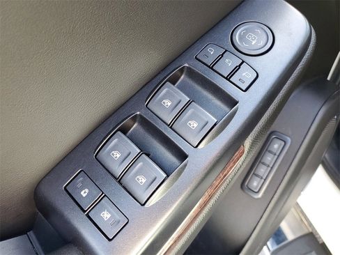 Used 2019 GMC Yukon SLT image 25