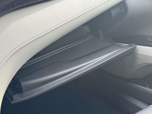 Used 2020 Toyota Camry LE w/ Carpet Mat Package image 27