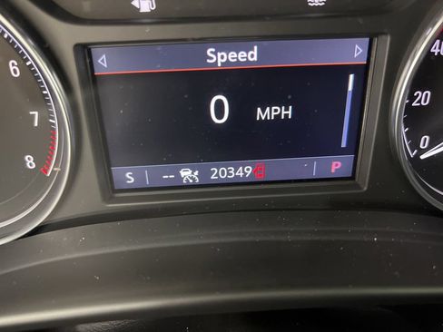 Used 2024 Buick Enclave Essence w/ Technology Package FWD image 12