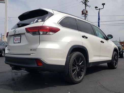 Used 2019 Toyota Highlander SE AWD/4WD image 7
