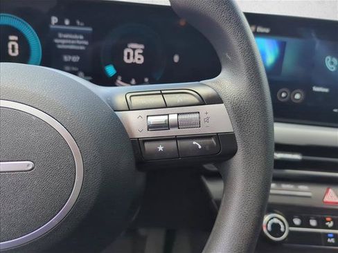 Used 2025 Hyundai Sonata SE FWD image 18