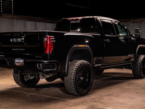 Used 2026 GMC Sierra 3500 AT4 w/ AT4 Premium Plus Package AWD/4WD image 17