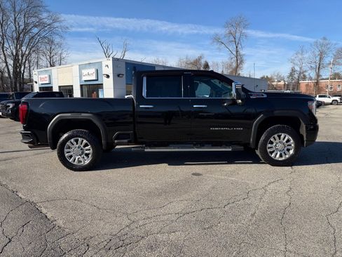 Used 2022 GMC Sierra 2500 Denali w/ Technology Package image 2