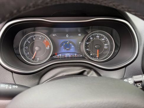 Used 2019 Jeep Cherokee Limited AWD/4WD image 20
