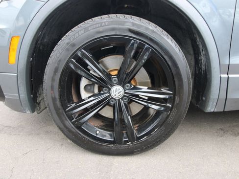 Used 2019 Volkswagen Tiguan SEL Premium R-Line AWD/4WD image 32