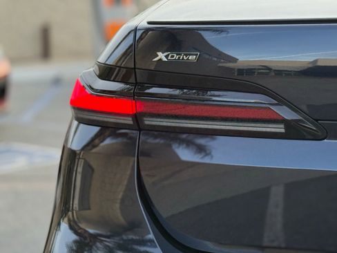 Used 2025 BMW 760i xDrive image 16