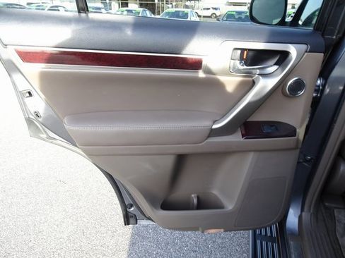 Used 2015 Lexus GX 460 Luxury image 14