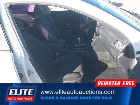 Used 2020 Kia Optima LX image 10