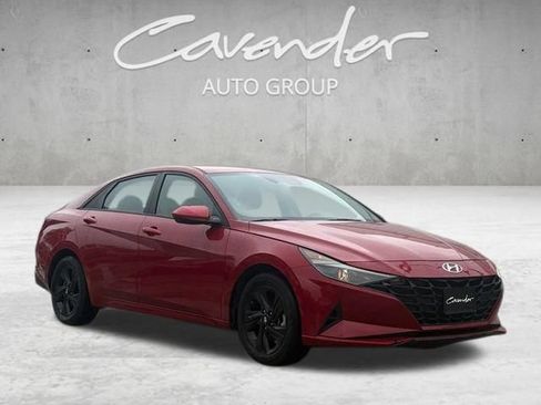 Used 2023 Hyundai Elantra SEL FWD image 2