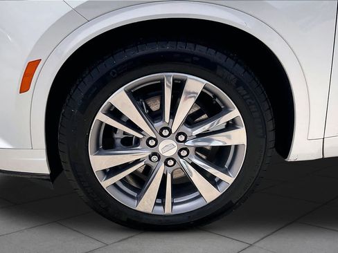 Used 2024 Cadillac XT6 Premium Luxury w/ LPO, Floor Liner Package FWD image 11