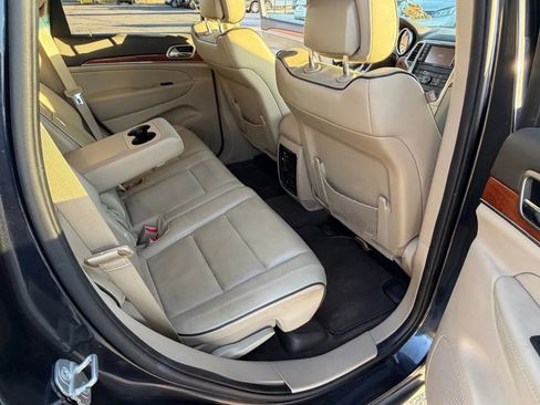 Used 2012 Jeep Grand Cherokee Overland w/ Trailer Tow Group IV image 18