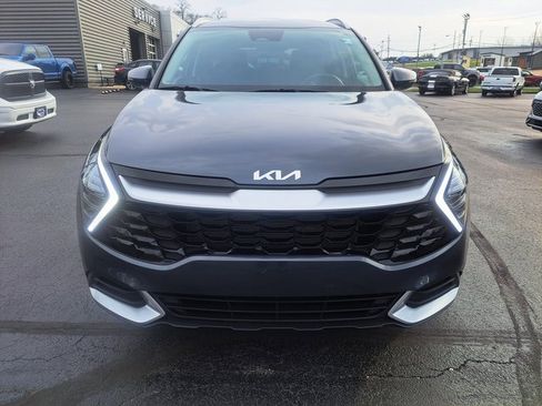 Used 2024 Kia Sportage EX image 3