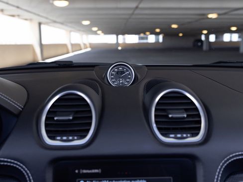 Used 2021 Porsche 718 Boxster Spyder RWD image 54