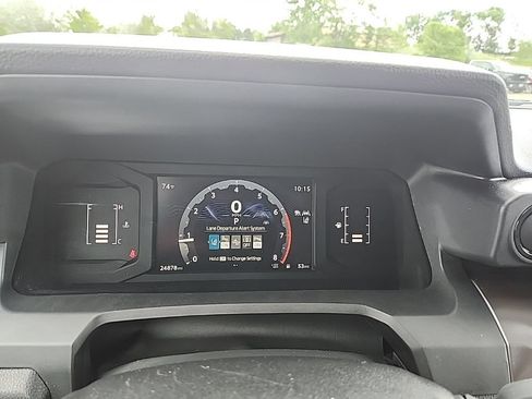 Used 2024 Toyota Tacoma SR5 AWD/4WD image 16