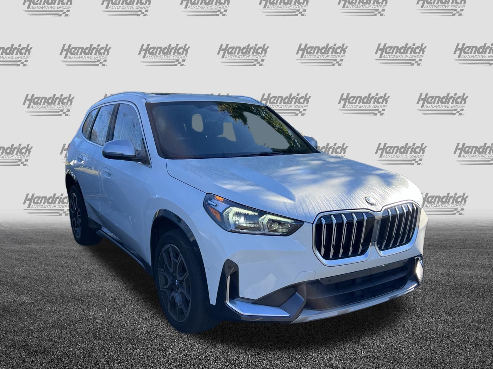 Used 2024 BMW X1 xDrive28i w/ Convenience Package AWD/4WD image 2