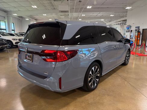 Used 2025 Honda Odyssey Elite image 7