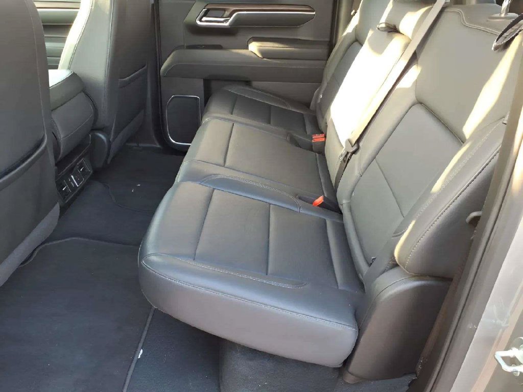 Used 2025 GMC Sierra 1500 SLT RWD image 14