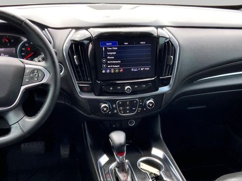 Used 2023 Chevrolet Traverse RS FWD image 7