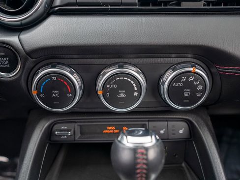 Used 2017 MAZDA MX-5 Miata RF Grand Touring RWD image 33
