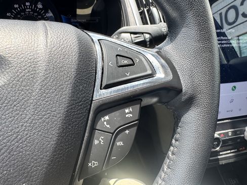 Used 2024 Ford Edge Titanium image 16