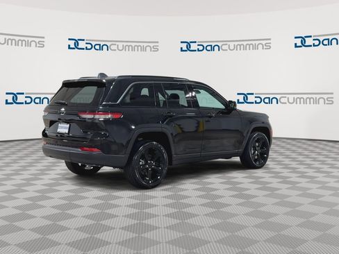 New 2026 Jeep Grand Cherokee Limited w/ Limited Altitude Package AWD/4WD image 8