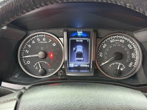 Used 2022 Toyota Tacoma TRD Sport w/ Technology Package AWD/4WD image 15