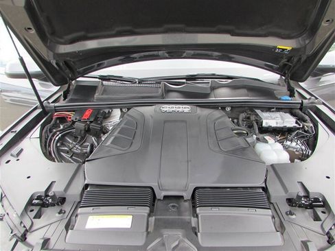 Used 2018 Audi Q7 3.0T Premium Plus w/ Premium Plus Package image 38