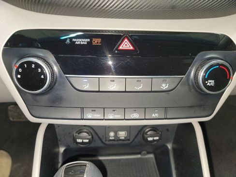 Used 2019 Hyundai Tucson SE image 21