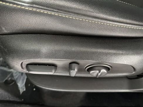 Used 2022 Chevrolet Traverse LT image 23